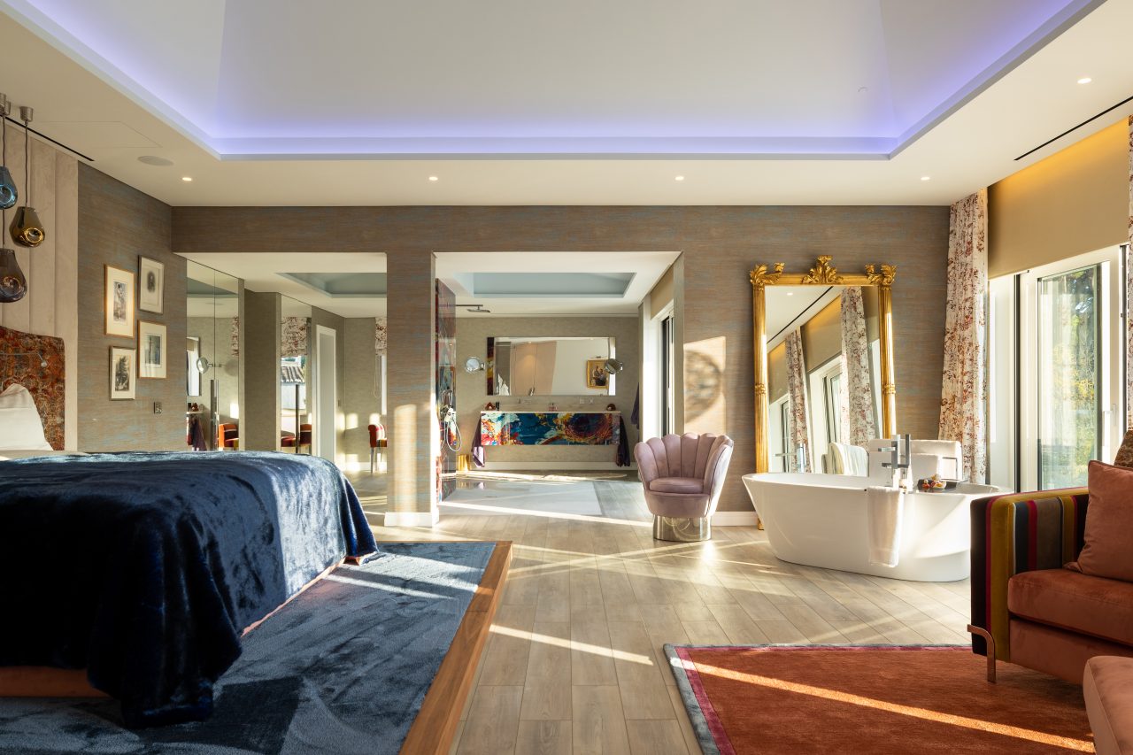 Luxury large bedroom inspo - CORE architects