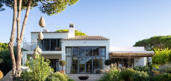 Villa AH